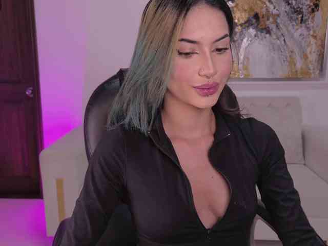 KayraLanne webcam