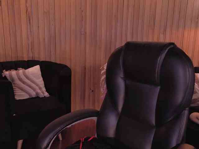 KayraLanne webcam