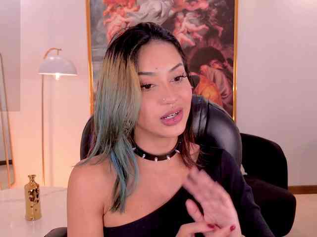 KayraLanne webcam