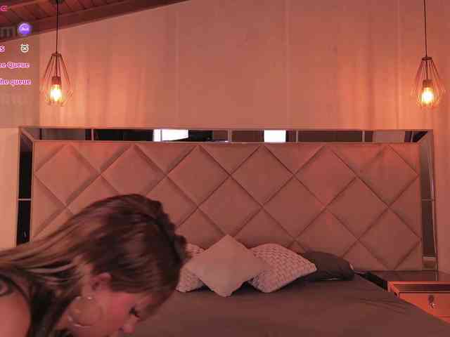 KayraLanne webcam