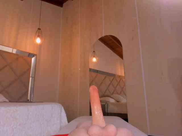 KayraLanne webcam