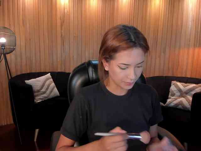 KayraLanne webcam