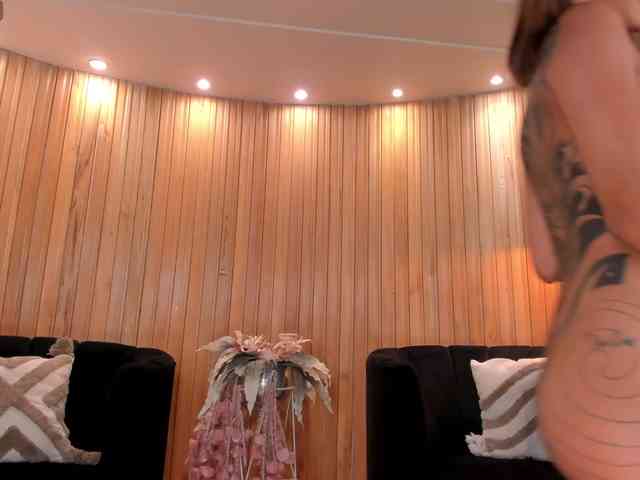 KayraLanne webcam