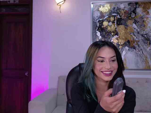 KayraLanne webcam
