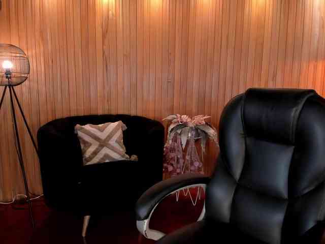 KayraLanne webcam