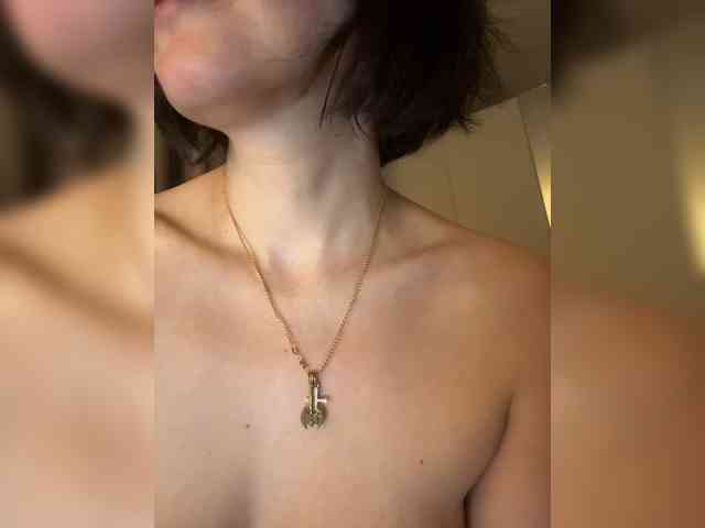 mananavaleeva's webcam live show