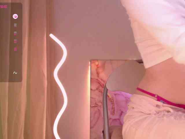 Lindelicious webcam
