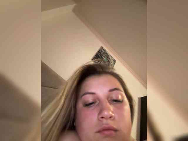 Kristy2905 webcam
