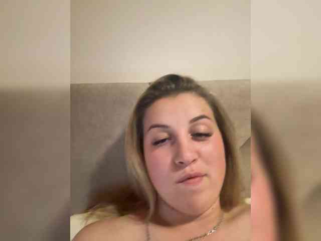 Kristy2905 webcam