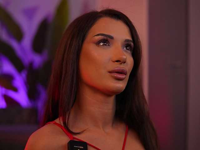 NaughtyyChloe webcam