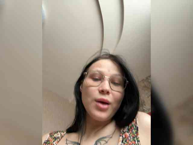 MeganBbeFox webcam