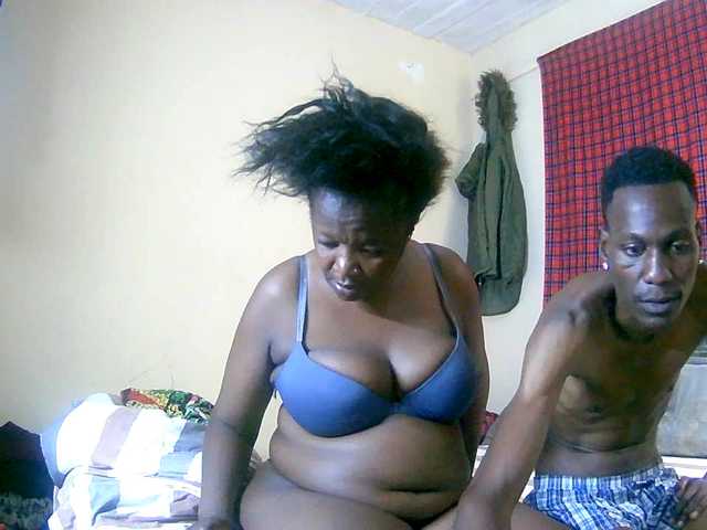 le modèle Lovely_jugs1 est en webcam porno dans un show sur le site bongacams, il possède les tags suivants: Ebony,Brunette,Trimmed