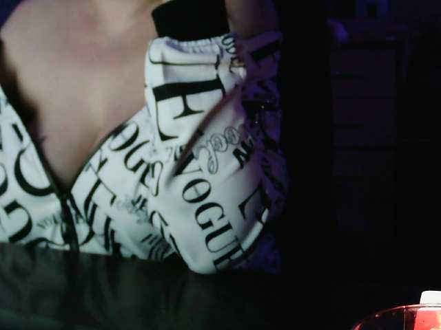 Angelina-- live cam on BongaCams