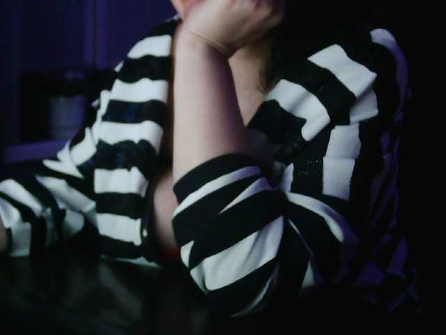 Angelina-- live cam on BongaCams