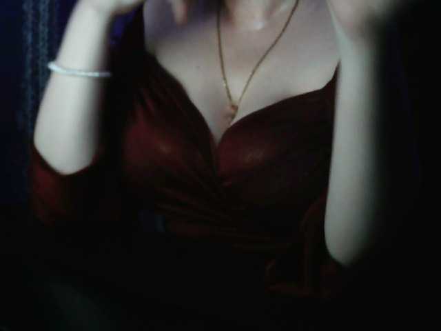 Angelina-- live cam on BongaCams