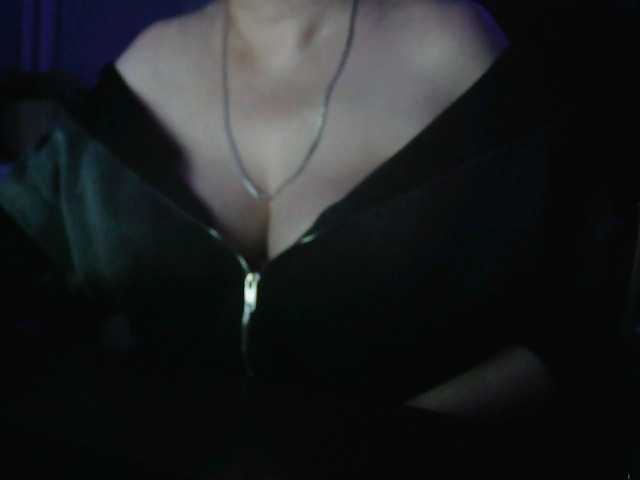 Angelina-- live cam on BongaCams