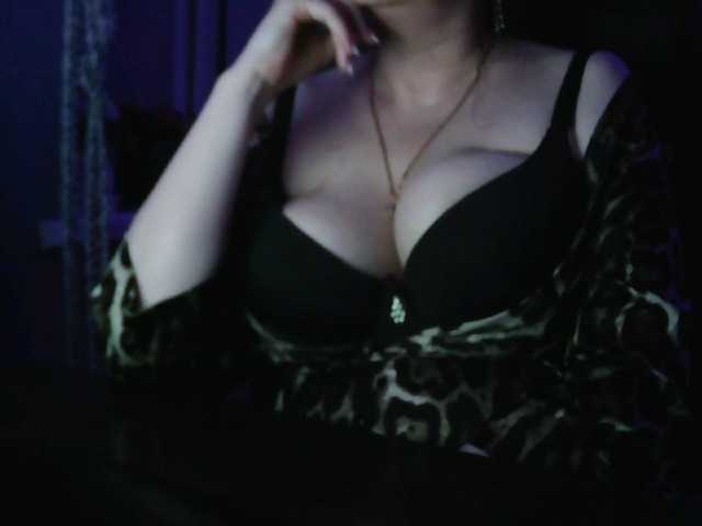 Angelina-- live cam on BongaCams