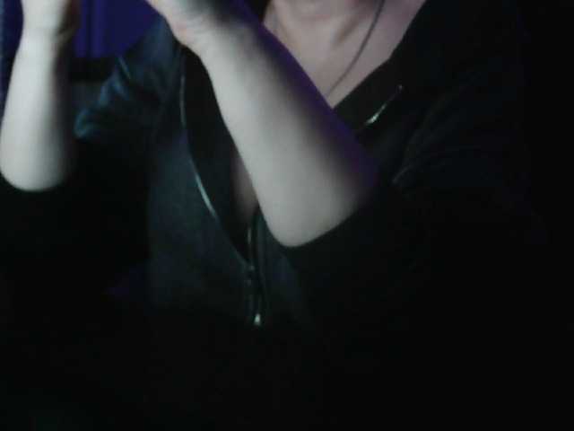 Angelina-- live cam on BongaCams