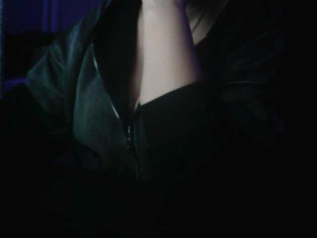 Angelina-- live cam on BongaCams