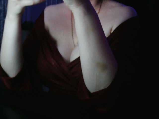 Angelina-- live cam on BongaCams