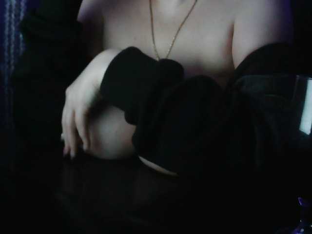 Ang---a live cam on BongaCams