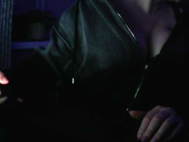 Angelina-- live cam on BongaCams