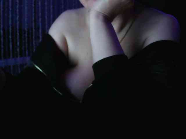 Angelina-- webcam