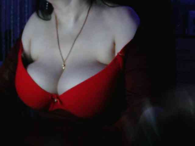 Angelina-- webcam