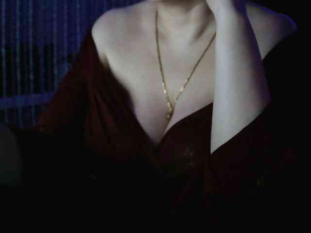 Angelina-- webcam