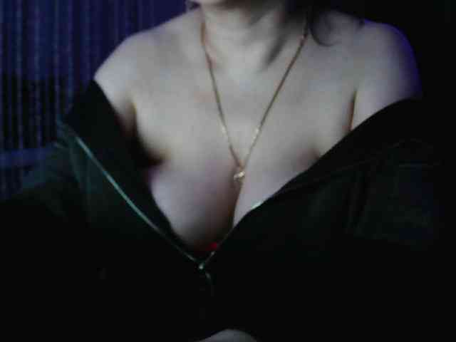 Angelina-- webcam