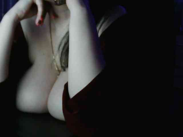Angelina-- webcam