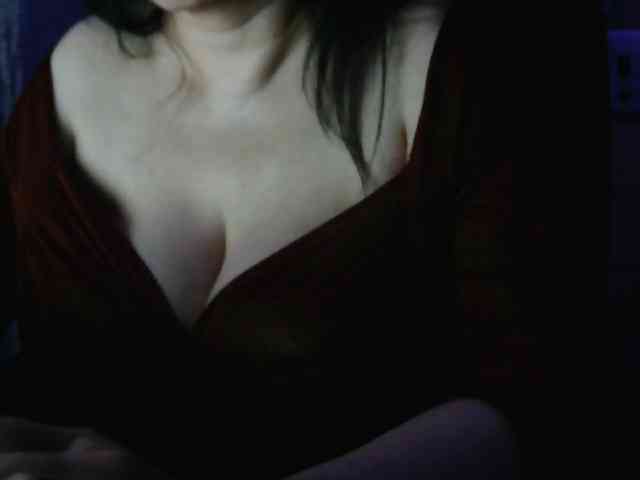 Angelina-- Live Webcam on BongaCams
