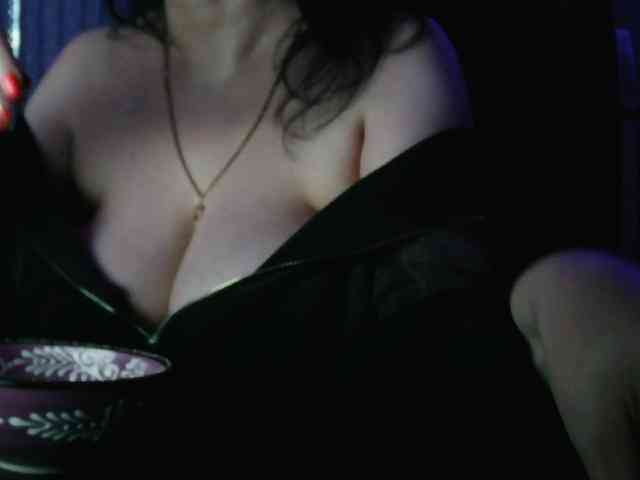Angelina-- webcam
