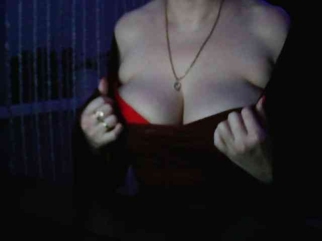 Angelina-- webcam