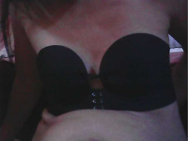 sweetiebabe23 live cam on UnifiedCams