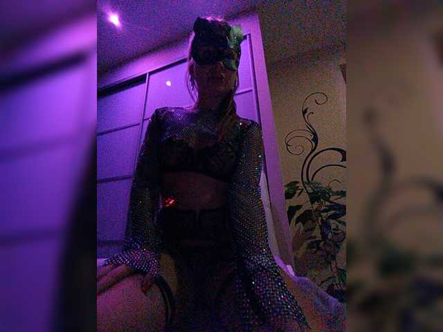 Midnight-Sun1 live cam on BongaCams