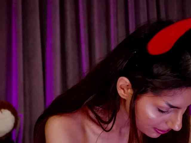ZariaaVera webcam
