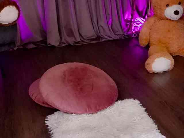 ZariaaVera webcam