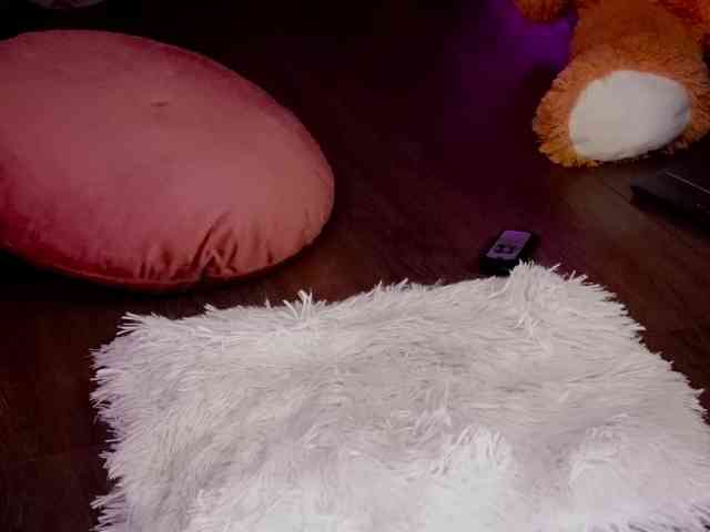ZariaaVera webcam
