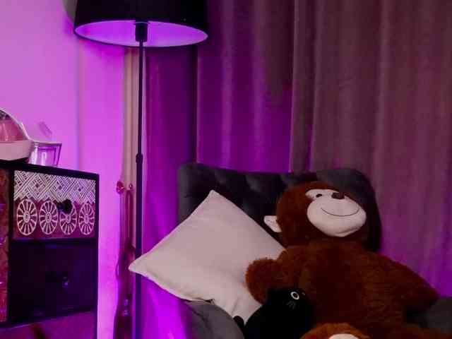 ZariaaVera webcam