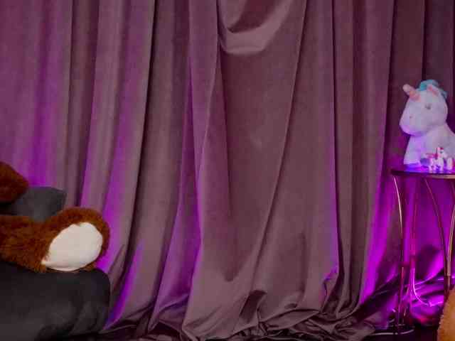 ZariaaVera webcam