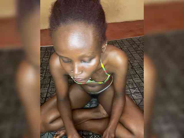 Richgirllover1 webcam