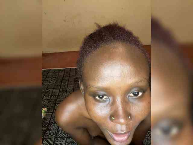 Richgirllover1 webcam