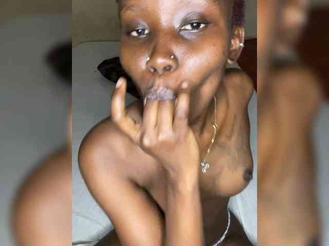 Richgirllover1 webcam