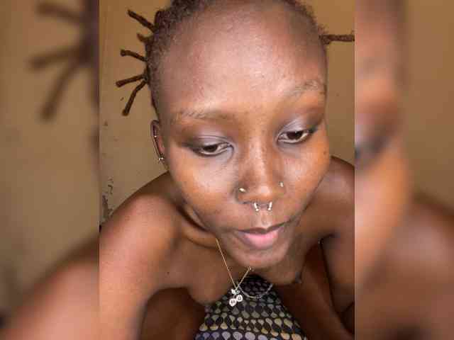 Richgirllover1 webcam