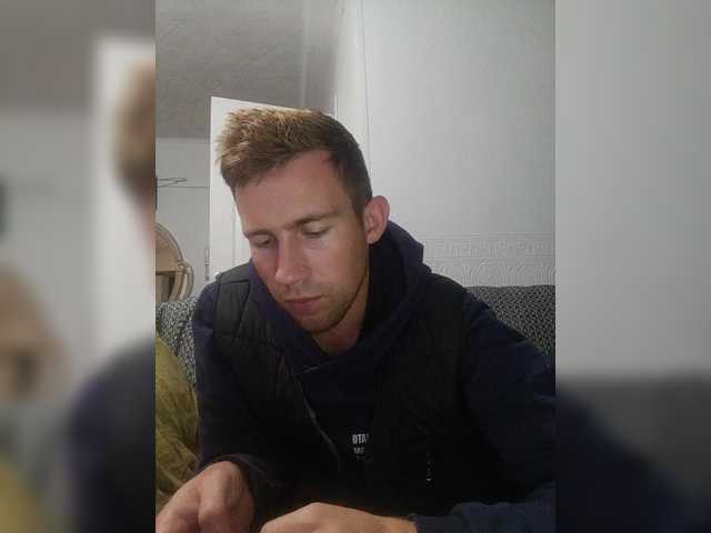 DarkmanW live cam preview