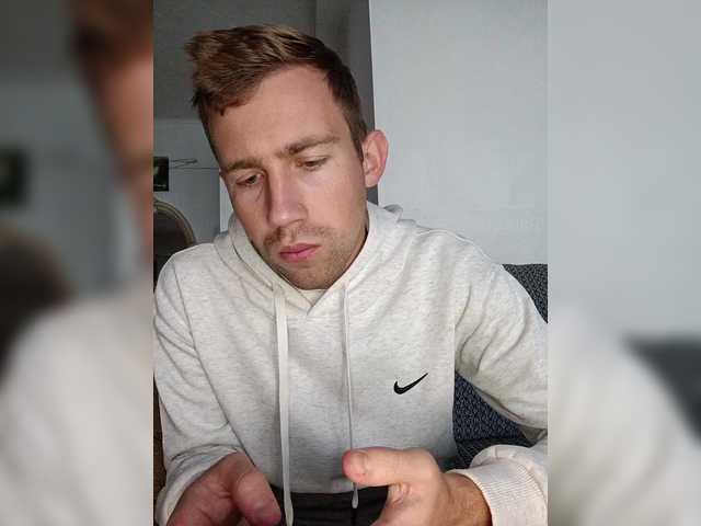 DarkNew — live male cam