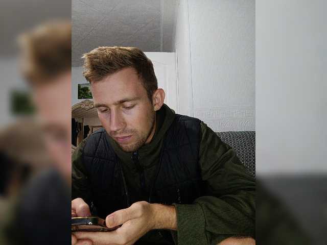DarkmanW live cam preview