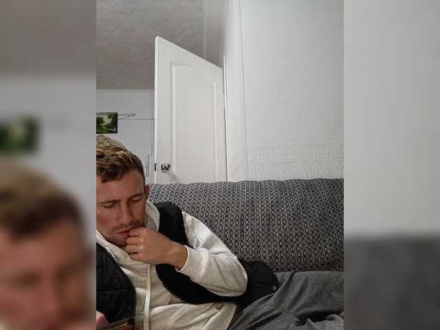 DarkNew — live male cam