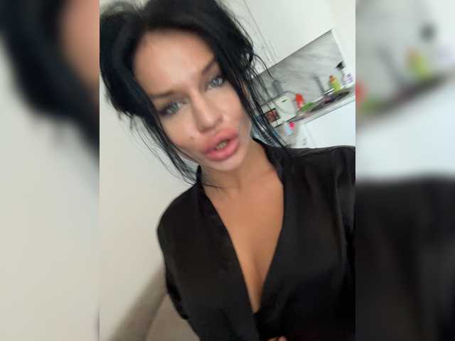 NotBellucci live cam on BongaCams